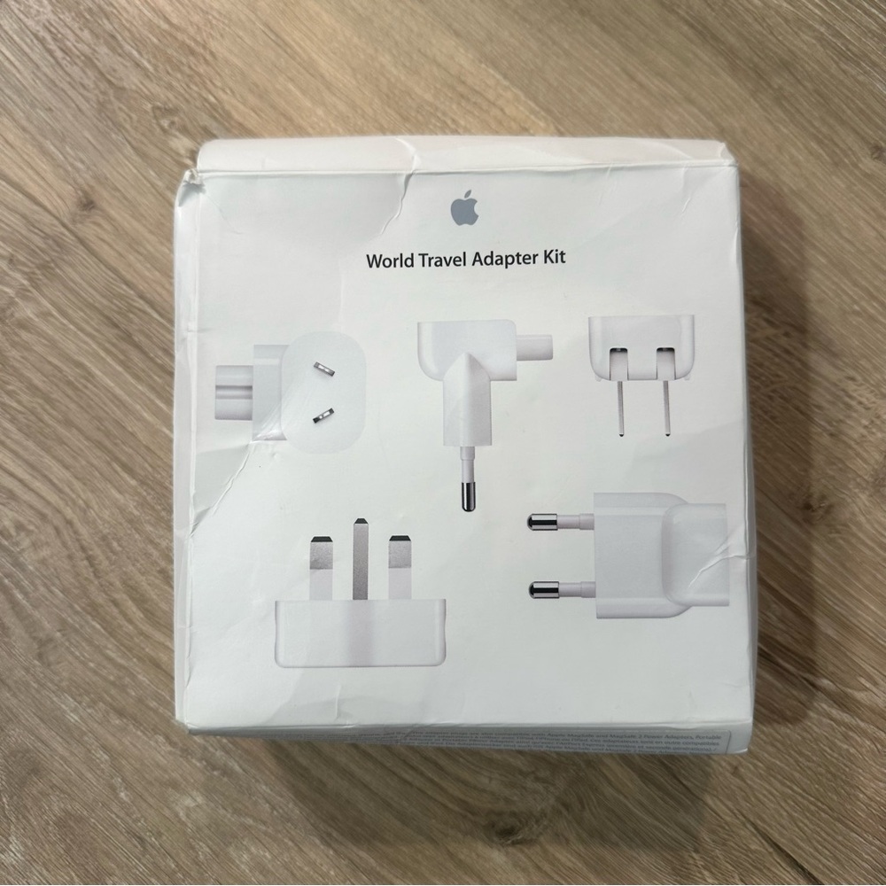 Apple White Computer Cable Adapter Kit